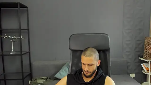 Chat +18 de TroyWadee ao vivo