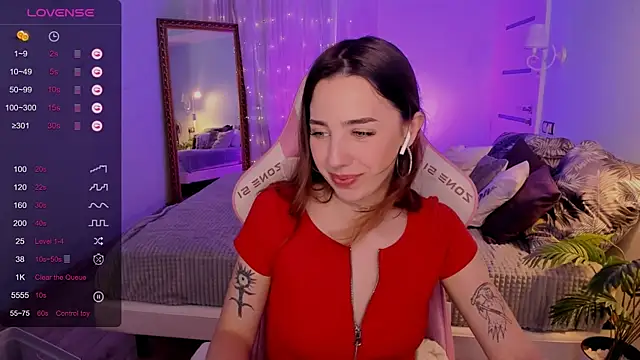 צ'אט XXX בשידור חי של CharliGrace_