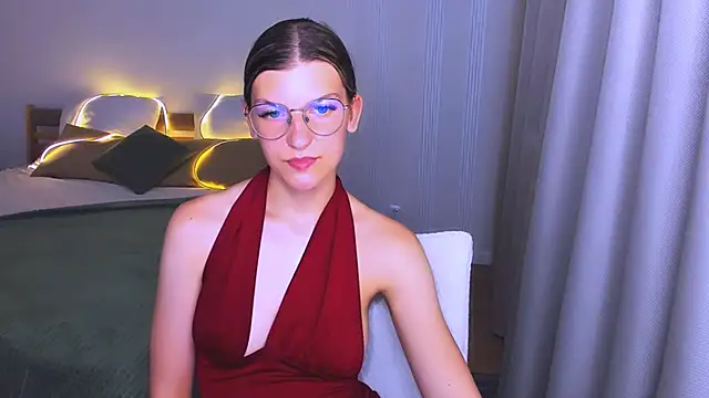 AnnaThorne Adlı Modelin Canlı XXX Sohbeti