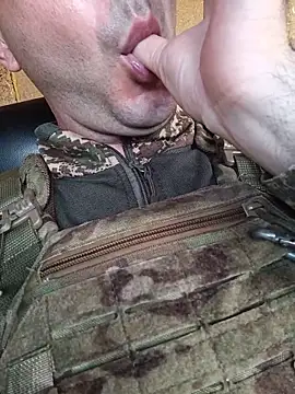 vladyslav18_ Adlı Modelin Canlı XXX Sohbeti