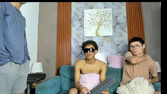 Chatroom XXX en direct de VERY_HOT_GUYS