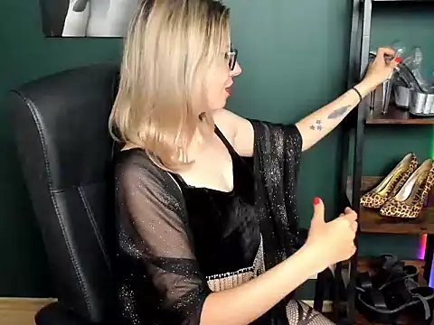 Chat +18 de loveHeidi ao vivo