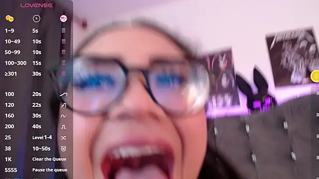 lunabritton live XXX chat