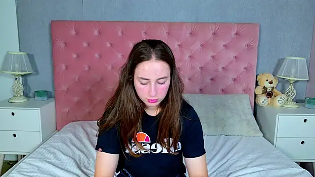 NadinnL 现场XXX聊天