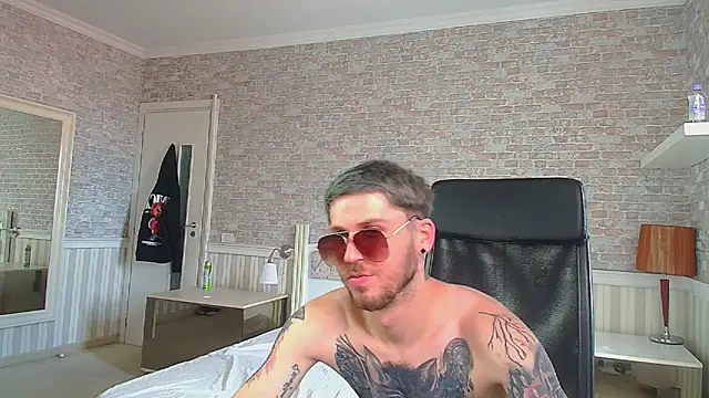 XXX chat uživo modela JonahShaw