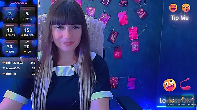 Chatroom XXX en direct de Violla_My