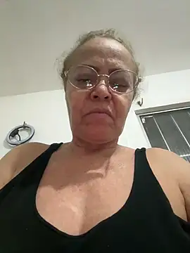 Granny6boys Adlı Modelin Canlı XXX Sohbeti