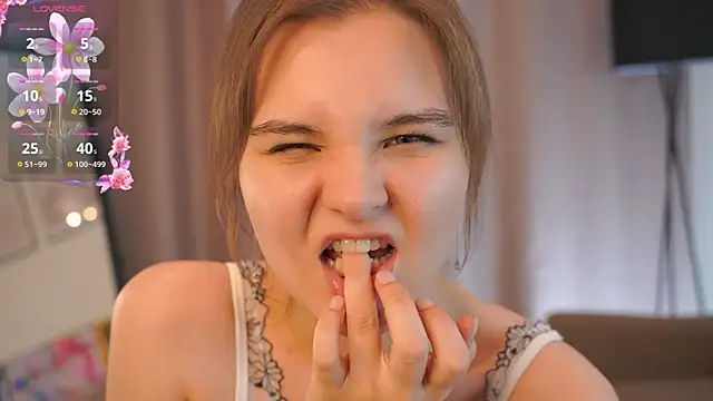 SariTollen Live XXX chat