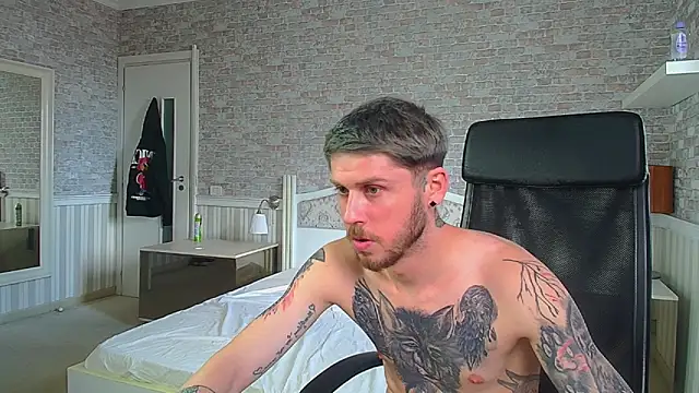 Chat XXX en directo de JonahShaw