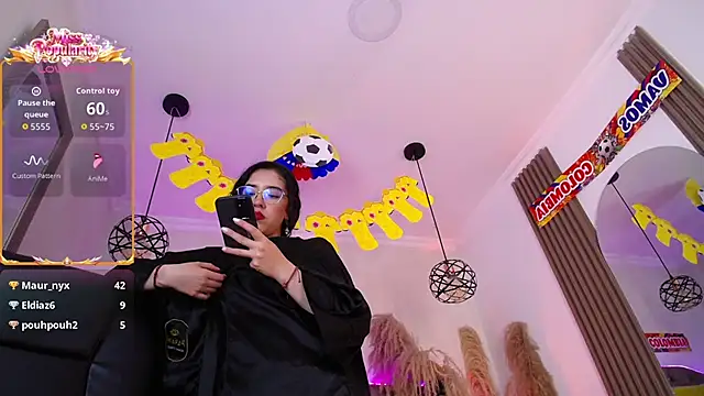 دردشة Amara_Davis1 الجنسية المباشرة