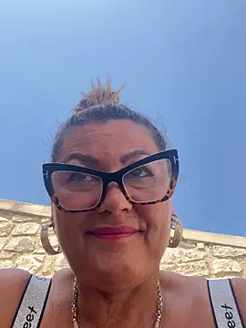 CRHYSTEL's Live XXX Chat
