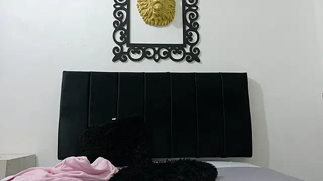 PinkQueen23 live XXX chat