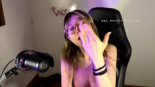 XXX chat uživo modela ReenKitty