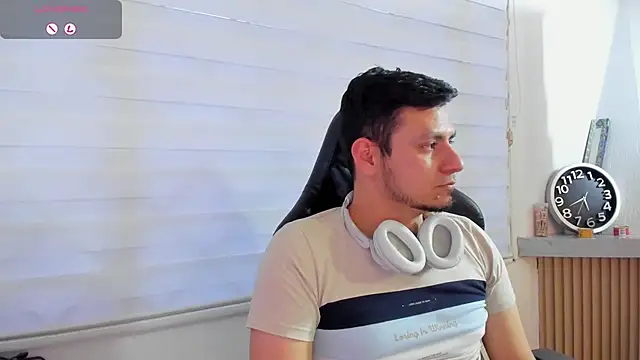 Chat +18 de Rick_Adams ao vivo
