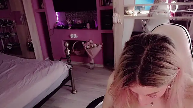 צ'אט XXX בשידור חי של AnnieGOld_