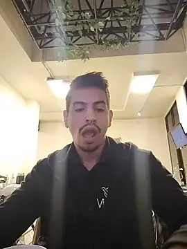 Chatroom XXX en direct de Juann-cock