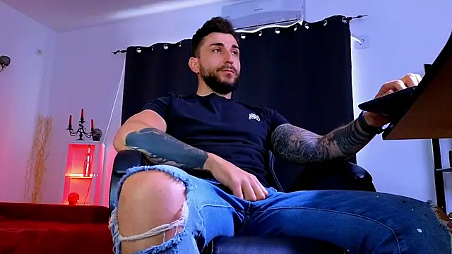 Chatroom XXX en direct de MightyAaron66