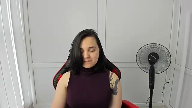 Caroline_cutte live XXX chat