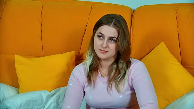 EllaBells Adlı Modelin Canlı XXX Sohbeti