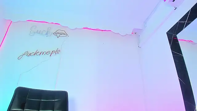 Rpoolrboy লাইভ XXX চ্যাট