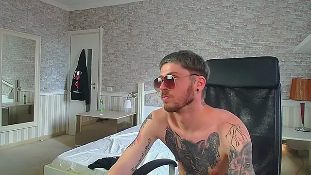 Czat XXX na żywo – JonahShaw