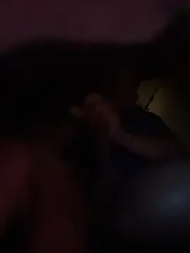 Mialeee89: διαδικτυακό σόου στην κάμερα