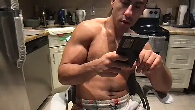 Онлайн чат XXX BigGuyMuscle
