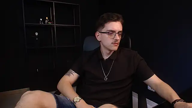 FelixStarkk Adlı Modelin Canlı XXX Sohbeti