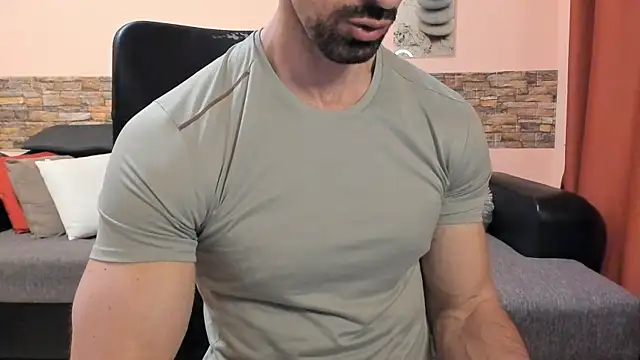 HotHunkTrainer Chat XXX live
