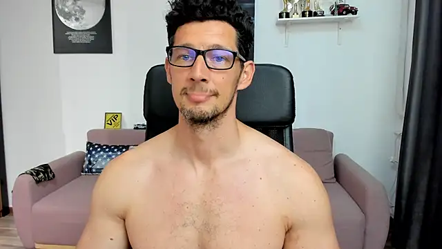 BrutusK08 Live XXX-Chat