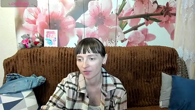 TayanaJons Adlı Modelin Canlı XXX Sohbeti