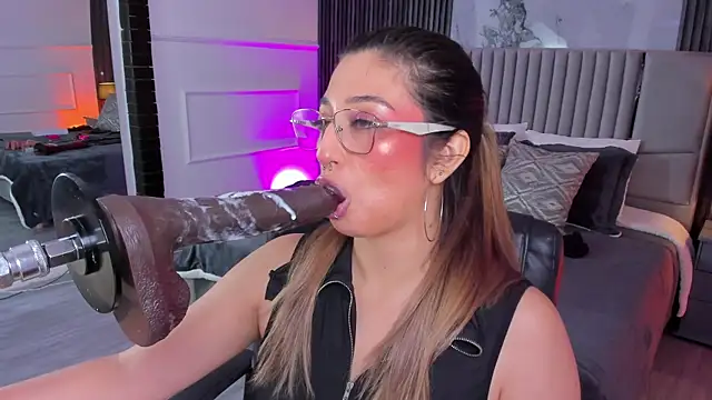Chat +18 de Gabrielakassi ao vivo