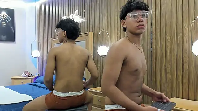 Johnny__bloom – Naživo XXX chat