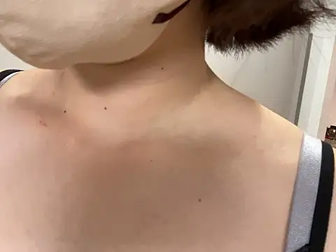 צ'אט XXX בשידור חי של garichan_yayo