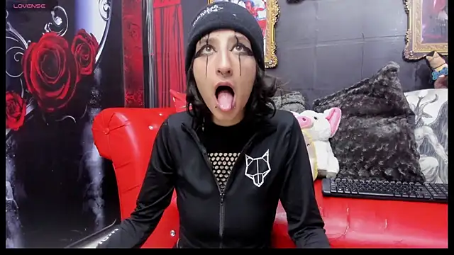 Chat +18 de Evelin_Hellsing ao vivo