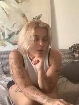 Ella_Bloom Adlı Modelin Canlı XXX Sohbeti
