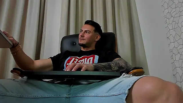 Chat +18 de ClintMasters ao vivo