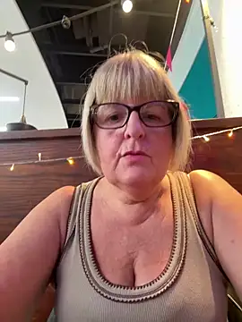 German-Milf-Angie's Live XXX Chat
