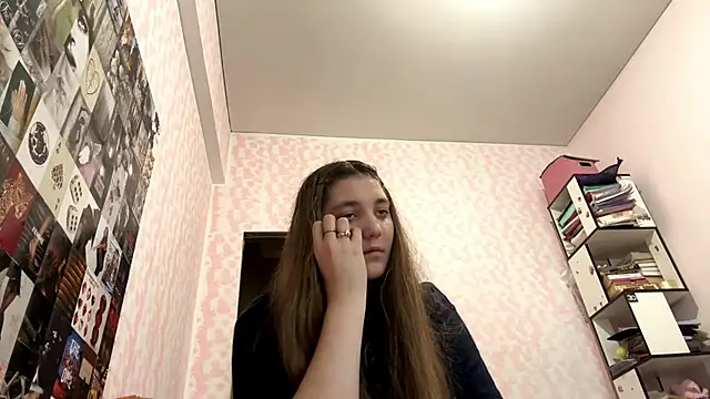 XXX chat uživo modela JanineThielman