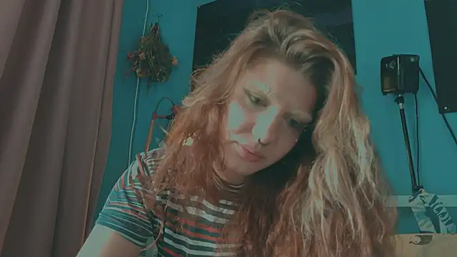 Chatroom XXX en direct de VivienDarkbloom