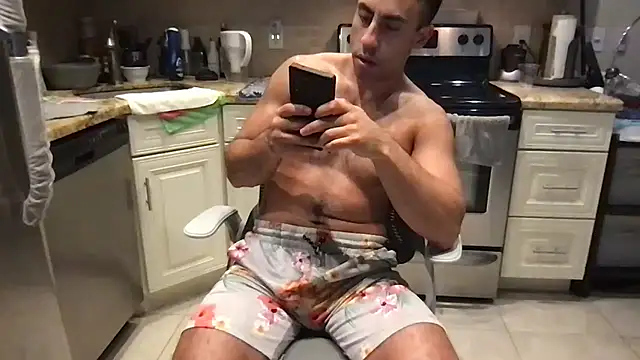 BigGuyMuscle élő XXX-chatje