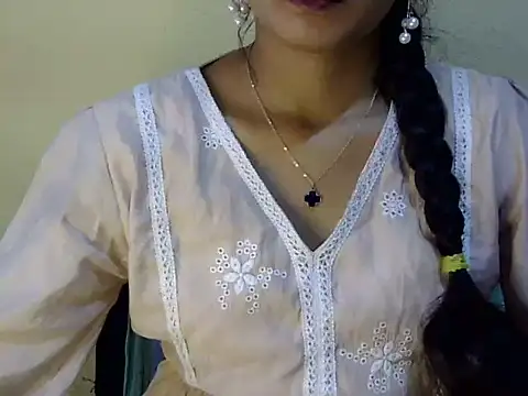 Shab_M Adlı Modelin Canlı XXX Sohbeti
