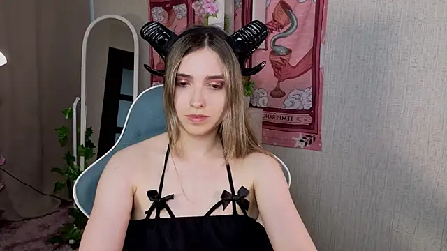 Chat XXX en directo de NocturneHuntress