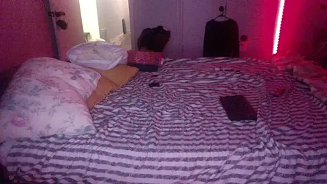 RawOkie élő XXX-chatje