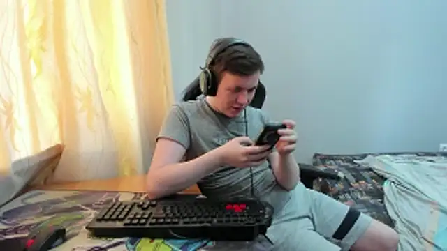 iliaskrislove's Live XXX Chat