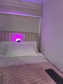ArianaReynoldss' Live XXX Chat