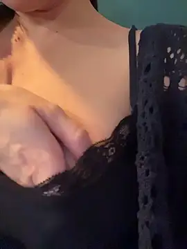 צ'אט XXX בשידור חי של Holly_Play
