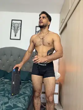 Maximiliano_ford Adlı Modelin Canlı XXX Sohbeti