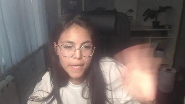 XXX chat uživo modela Anda_here