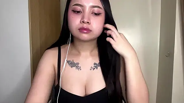 KrystaDonnellan 即時 XXX 聊天